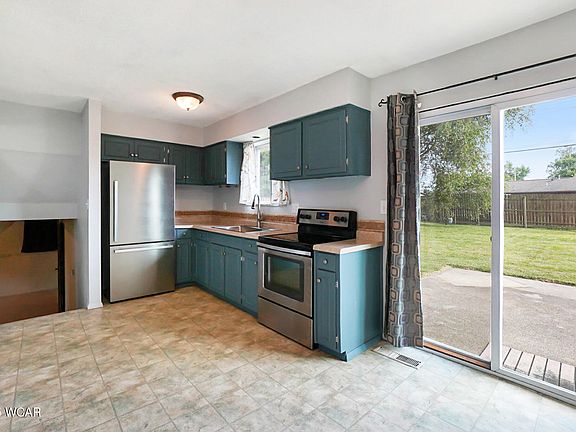 5th image of 843 Mackenzie Dr