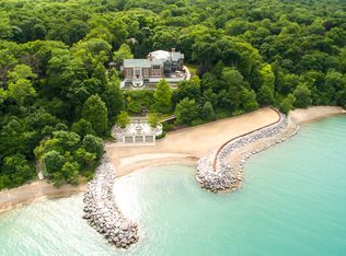 77 Stone Gate Ln, Lake Forest, IL 60045