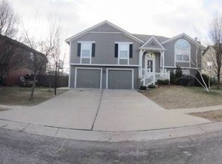 217 NE Dreamweaver Ave, Lees Summit, MO 64086