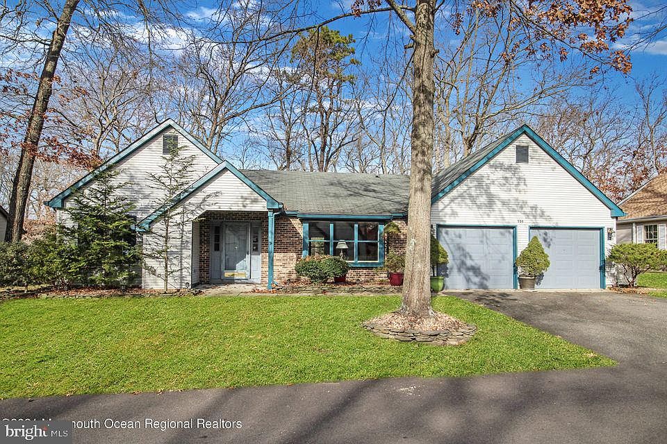 1st image of 558 Petunia Ln N