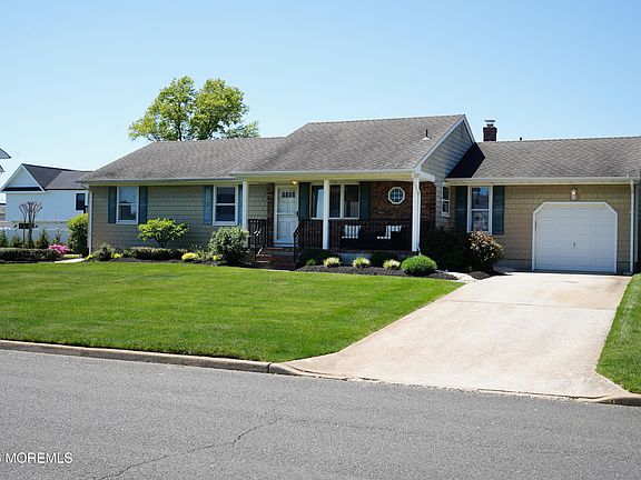 2nd image of 35 Cliffwood Drive