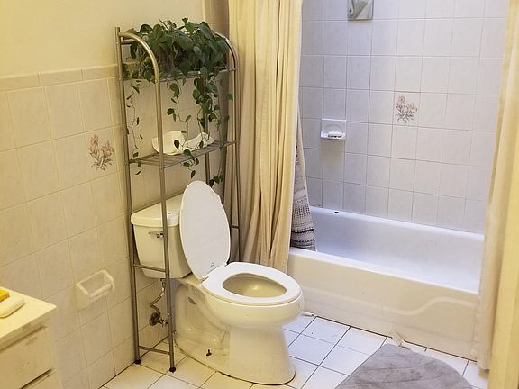 4th image of 506 Kearny Ave #4