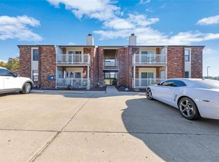 7 Meadow Rdg E #7, Columbia, IL 62236