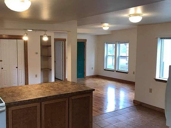 5th image of 8 Coburn Ave