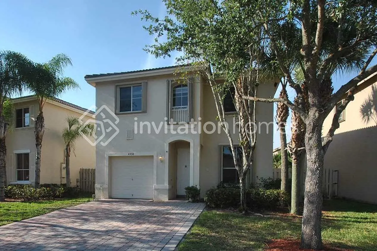 4238 Lake Tahoe Cir West Palm Beach, FL 33409 — Photo 1
