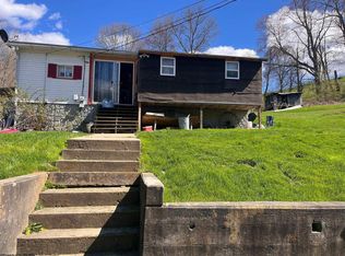 190 Bull Run Rd, Masontown, WV 26542