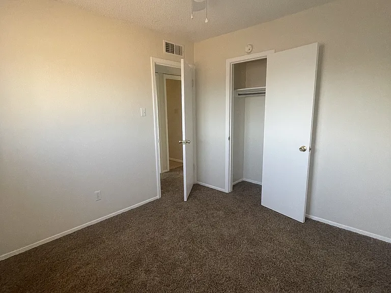 5761 Longview Dr — Photo 5