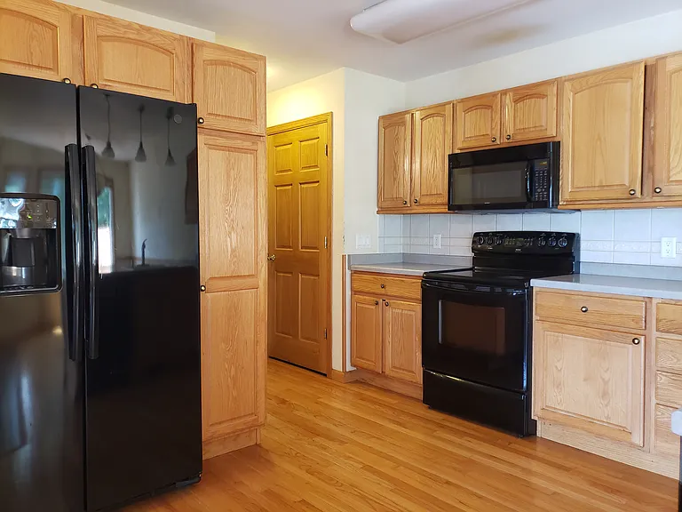 105 Llanos St #105 — Photo 4