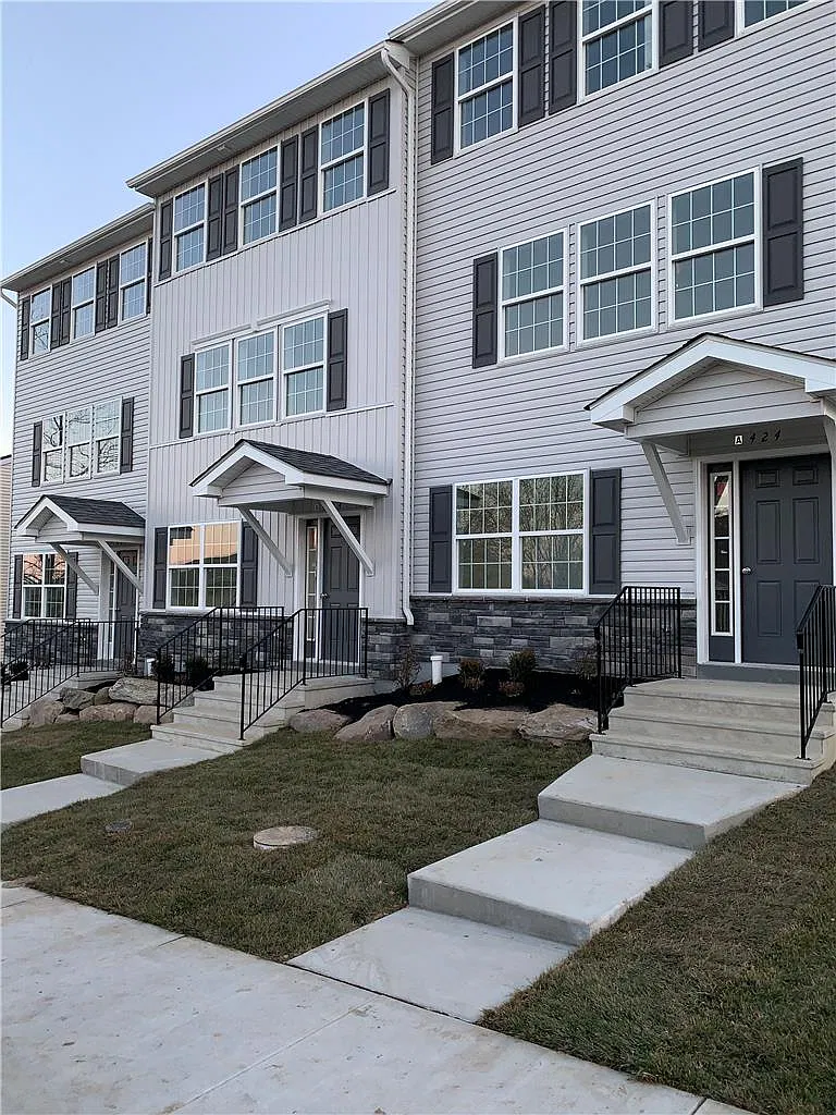 3 bed, 2.5 bath, 1804 sqft, $2,500 — Photo 1