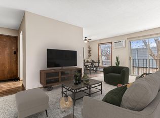 814 9th Ave S APT 8, Hopkins, MN 55343