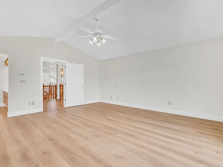 5650 Edgeview Dr — Photo 47