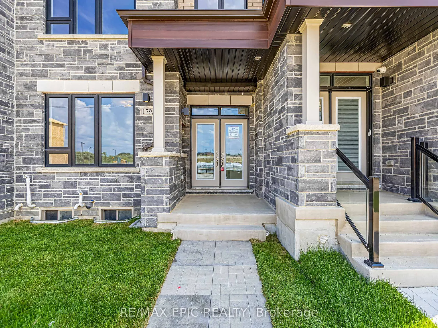 5 bed, $3,400 — Photo 3