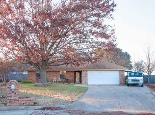 224 Strickland Ct, Crowley, TX 76036
