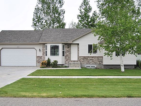 4th image of 1940 N Edmiston Dr