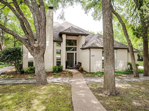 4th image of 2601 Greenway Dr