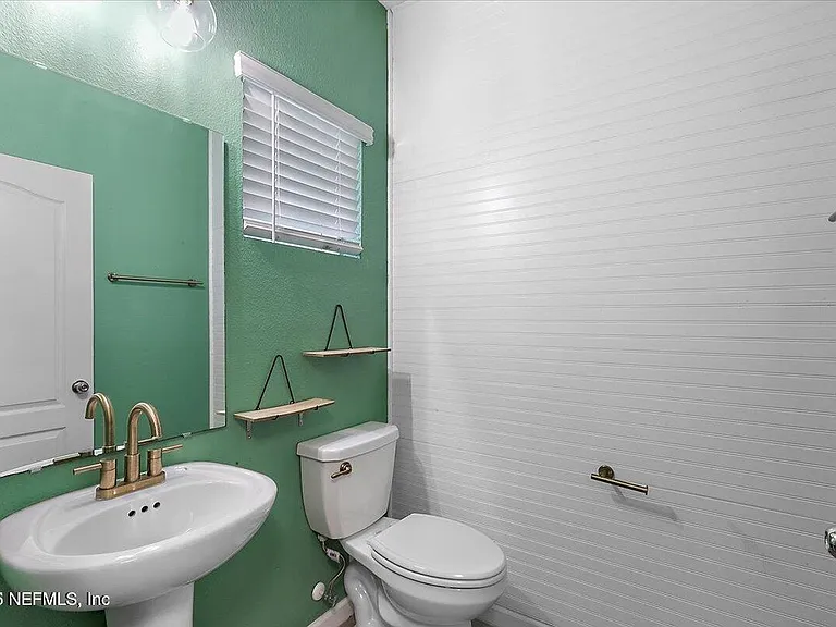 12658 Josslyn Ln — Photo 4