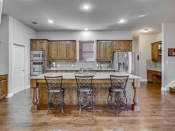 3rd image of 3508 Delford Dr
