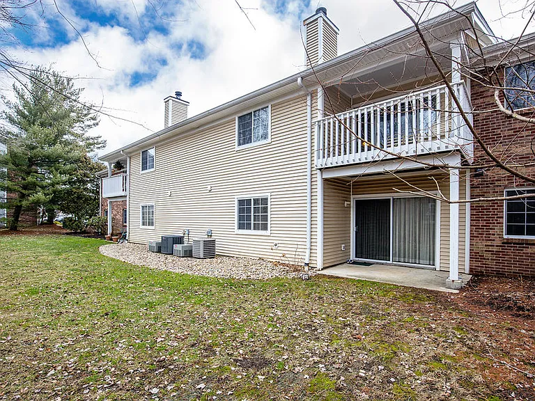 830 Carrington Pl #102 — Photo 4
