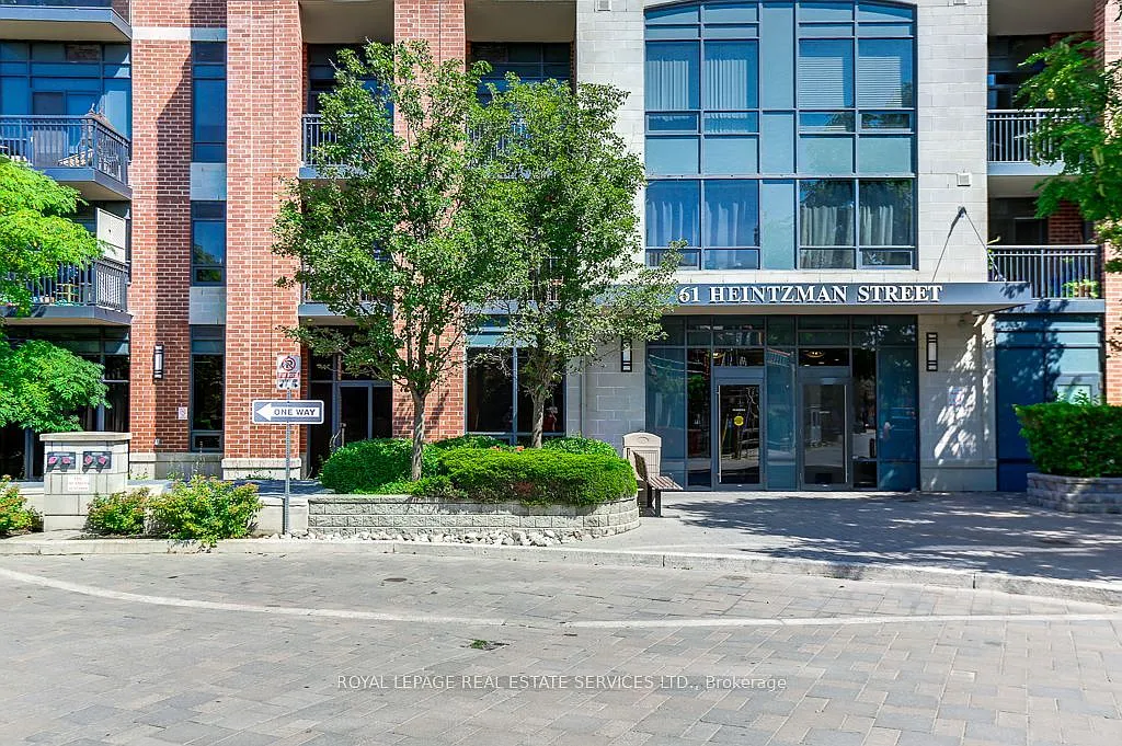 Heintzman Place — Photo 3