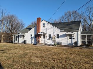 23 1st St APT 3, Matamoras, PA 18336