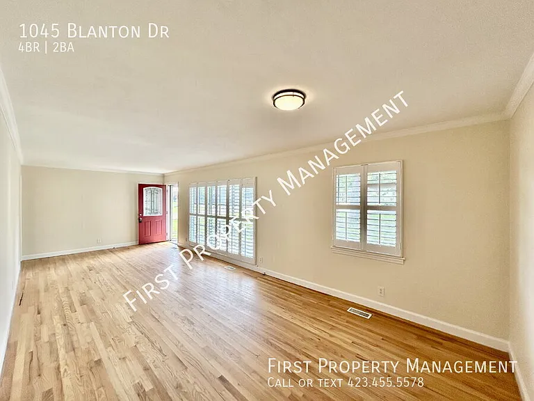 1045 Blanton Dr — Photo 5