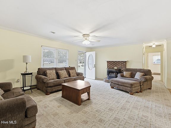 3rd image of 1392 Nixonton Road