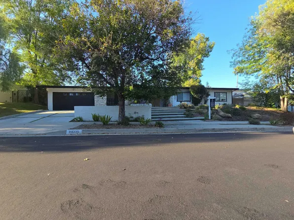 24221 Aetna St, Woodland Hills, CA 91367