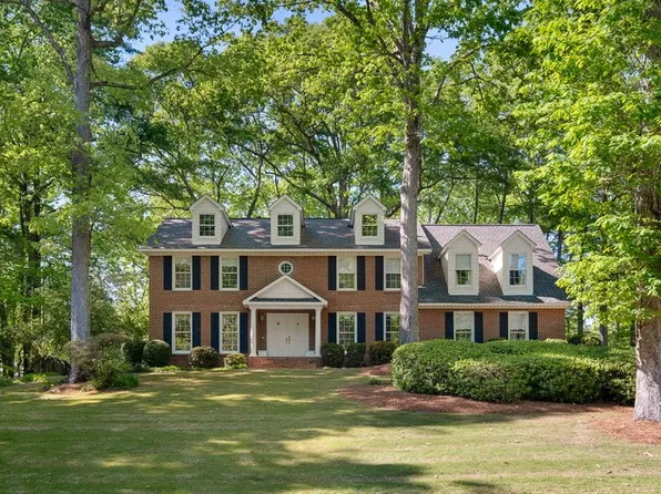 465 Summertrees Dr, Auburn, AL 36832