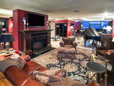 121 N Post Oak Ln APT 2706, Houston, TX, 77024