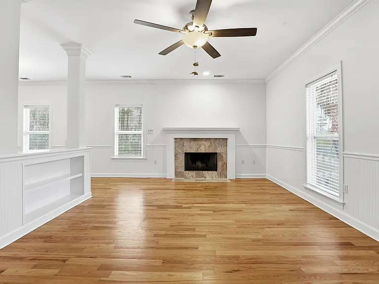 202 Penrose Dr — Photo 7