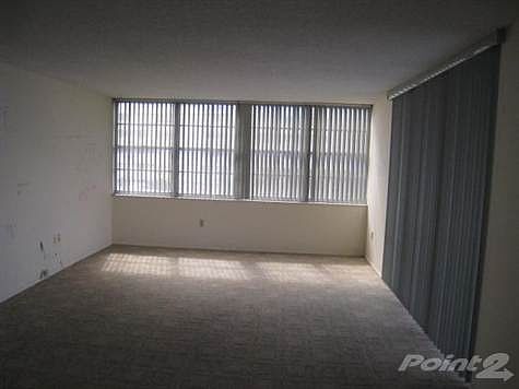 2nd image of 18051 Biscayne Blvd APT 405-1