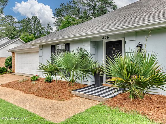 3rd image of 826 Riverchase Dr