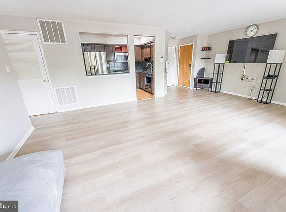 4th image of 111 Worlidge Ct APT 3