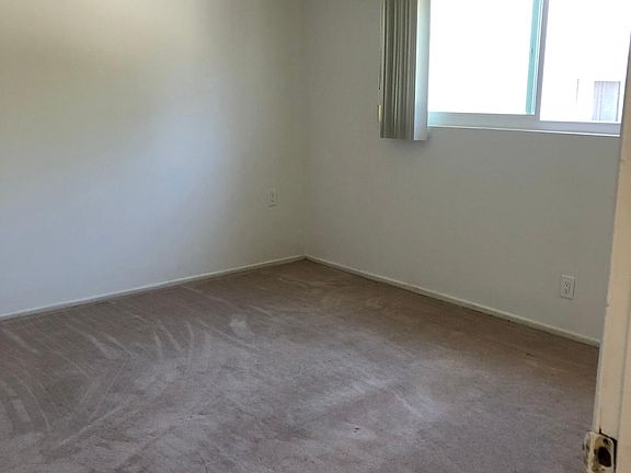 4th image of 11706 Mayfield Ave #8