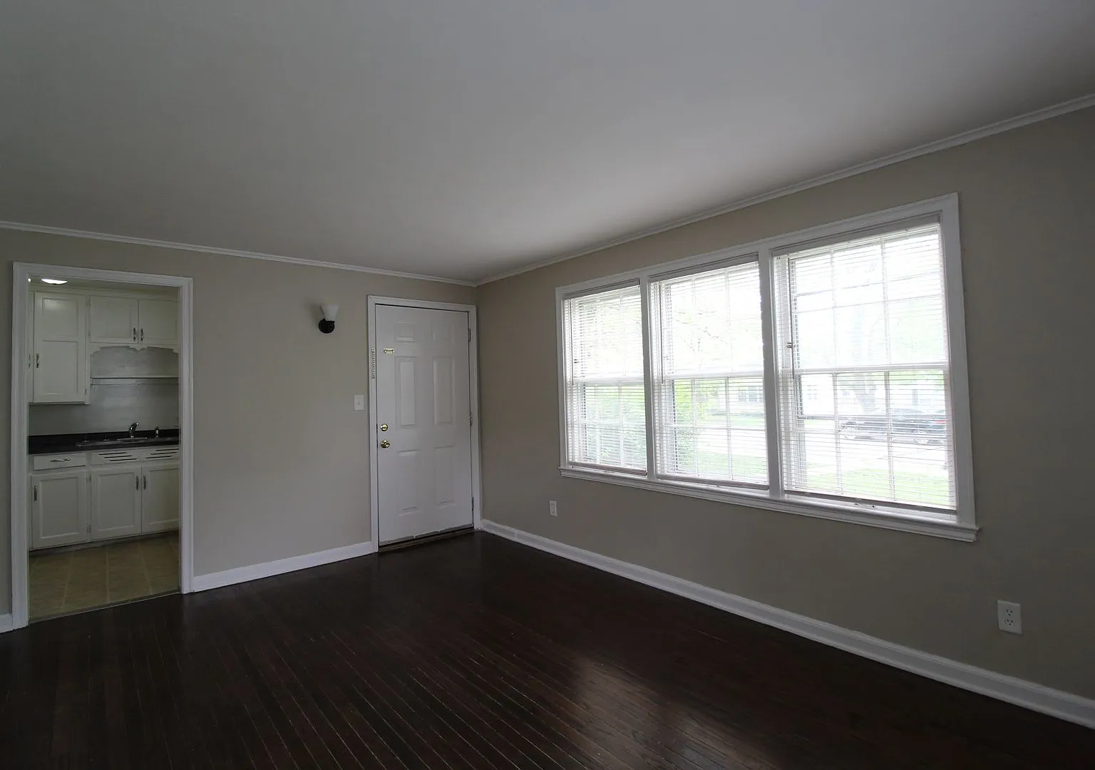 1 Bedroom 1 Bath Duplex in Navy Hill Area in Olathe — Photo 3