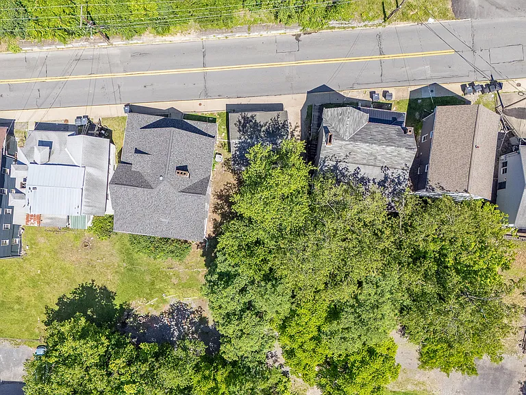 344 Stewart St — Photo 17