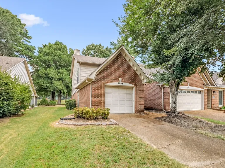 3968 Sawgrass Dr — Photo 3