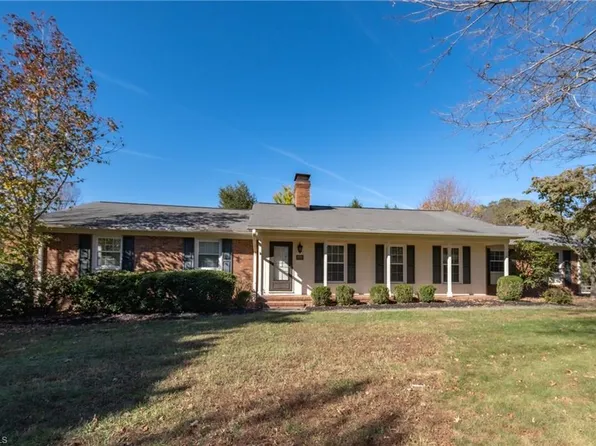 2600 E Woodlyn Way, Greensboro, NC 27407