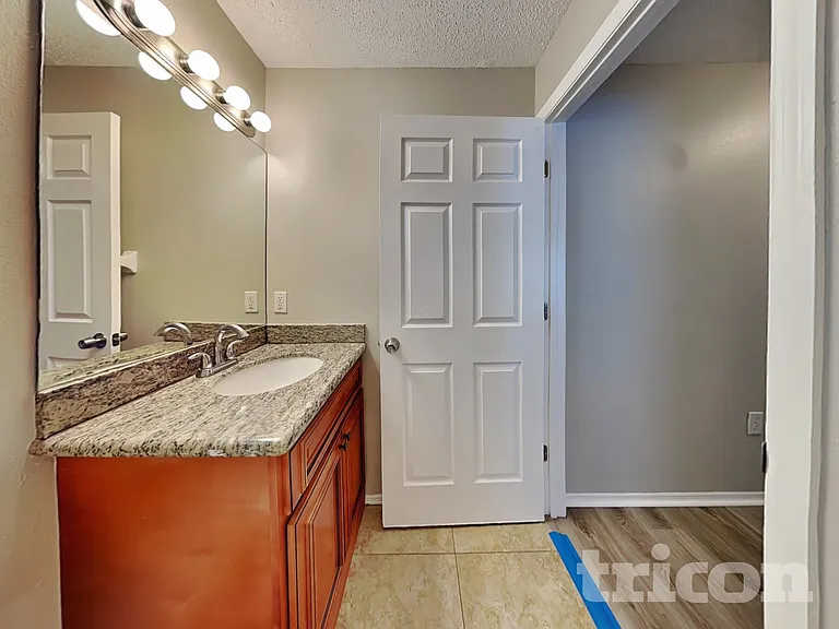 1910 Lillian Ave — Photo 16