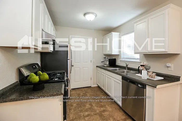 3 bed, 1.5 bath, 1076 sqft, $1,395 — Photo 2
