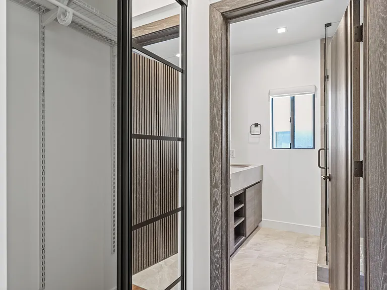 137 S Maple Dr #301 — Photo 11