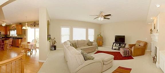 4th image of 15062 Bainbridge Ct