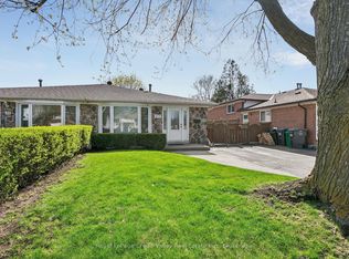 27 Grange Dr, Brampton, ON L6X 2H1