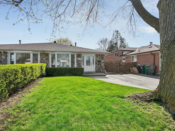 27 Grange Dr, Brampton, ON L6X 2H1