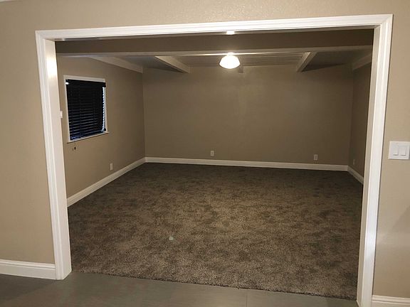 5th image of 727 E Terry Ct