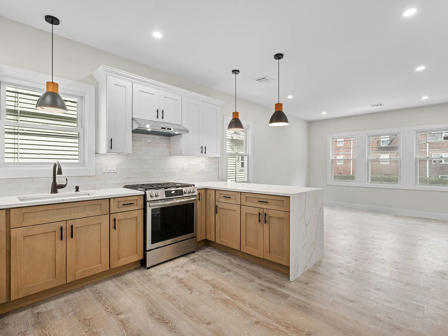 3 bed, $2,750 — Photo 2