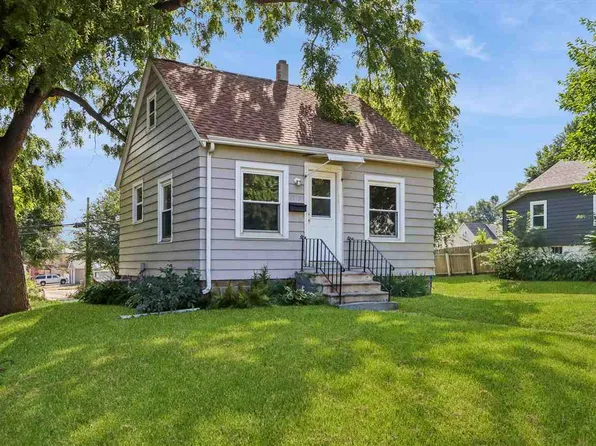 1515 8th St SW, Cedar Rapids, IA 52404