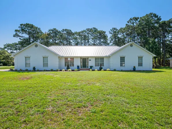 201 Yacht Club Dr, Niceville, FL 32578