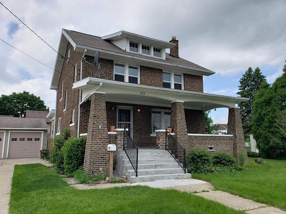 1st image of 121 Bacon St #1