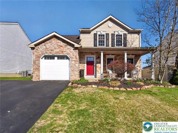 2040 Valley View Dr, Quakertown, PA 18951